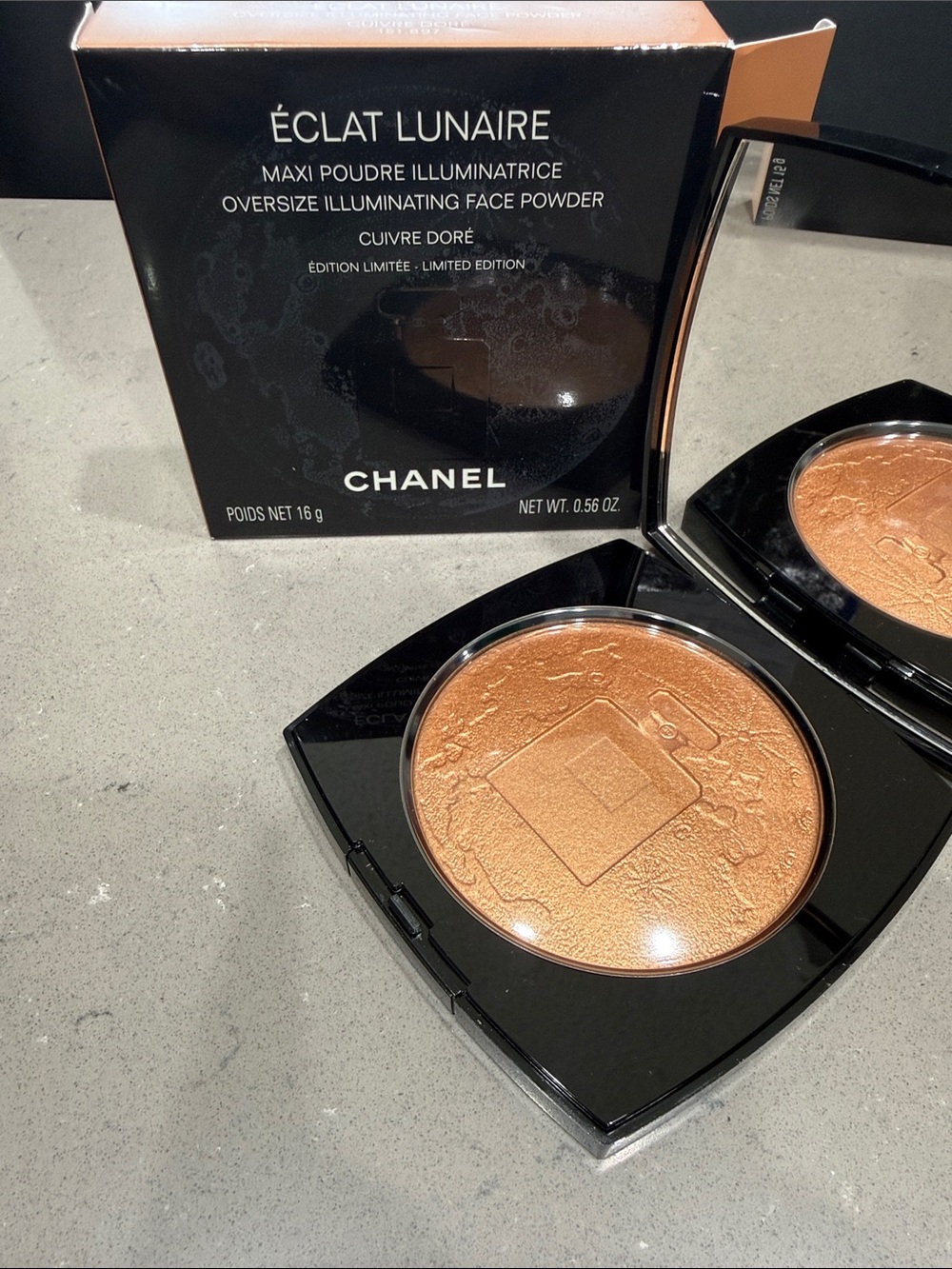 CHANEL Éclat Lunaire Oversize Illuminating Face Powder — jumbo size